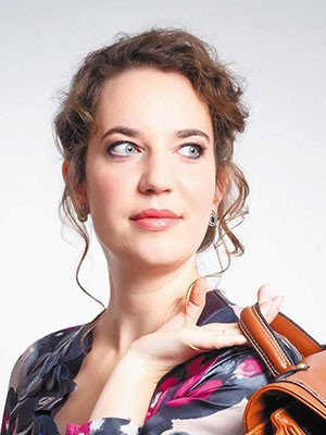 ANNE-SOPHIE MOUSSARD Créatrice de la Demeure M à Strasbourg ANNE-SOPHIE MOUSSARD Créatrice de la Demeure M à Strasbourg