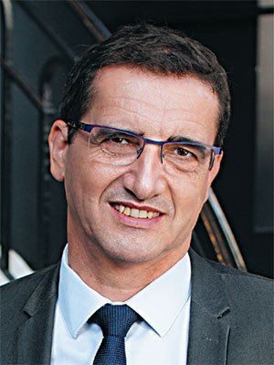 Antoine Muñoz directeur général le Grand Hôtel La Cloche Antoine Muñoz directeur général le Grand Hôtel La Cloche