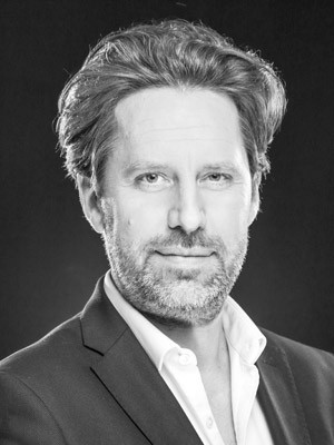 CHARLES FINAZ DE VILLAINE Global Brand Director Carita, L’Oréal Luxury CHARLES FINAZ DE VILLAINE Global Brand Director Carita, L’Oréal Luxury