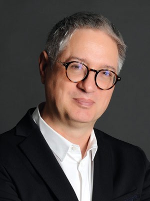 JEAN-LOUIS POIROUX Fondateur de Cinq Mondes JEAN-LOUIS POIROUX Fondateur de Cinq Mondes