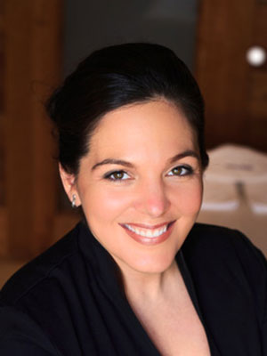 Isabelle Trombert, Directrice et Fondatrice de l’école AHIMSA Isabelle Trombert, Directrice et Fondatrice de l’école AHIMSA