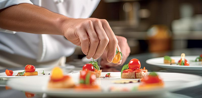 La cuisine diététique peut être délicieuse, il faut travailler avec l'équipe restauration pour incorporer des éléments sains dans les menus pour aider à créer une approche plus holistique.