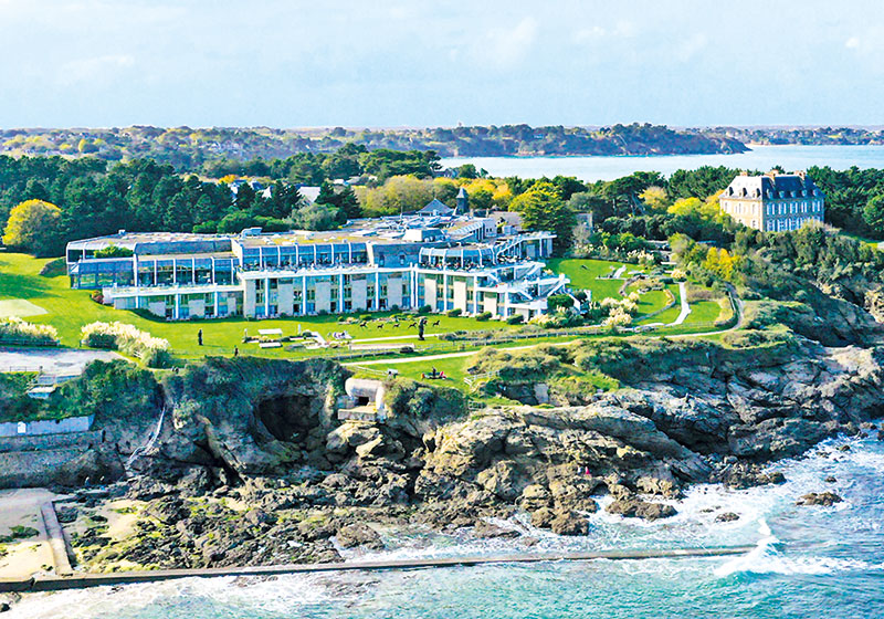L’Hôtel**** Thalasso & Spa Emeria de Dinard, nouveau partenaire de mesoestetic® à compter d’avril 2024.