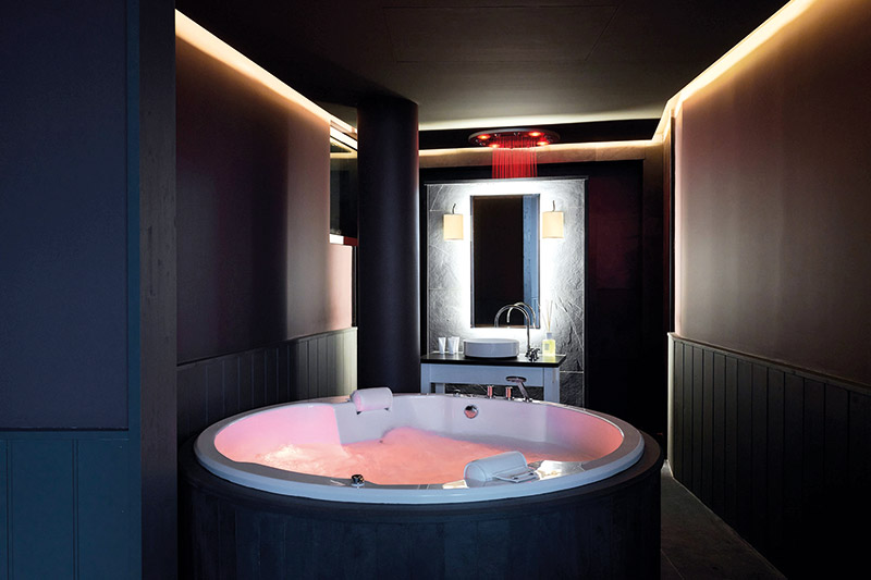 Nous pouvons admirer le modèle Vice-Versa du Spa de l’hôtel 5* Plage Palace, situé à Palavas-les-Flots.
