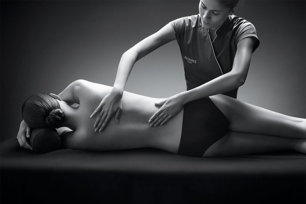 Pour cette nouvelle offre, Sothys a développé une nouvelle gestuelle Digi-Esthétique® silhouette équilibre. Une véritable boîte à outils mêlant des gestes silhouette, jeunesse et également relaxants, pour rendre chaque soin unique et parfaitement adaptée aux besoins de la cliente.